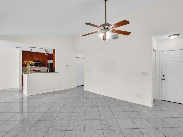 815 W Boynton Beach Boulevard 16-205, Boynton Beach, FL 33426