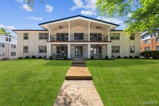 621 Broadmoor Drive A, Chesterfield, MO 63017