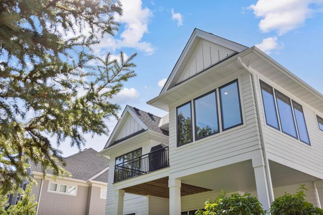 7091 Highland Court, Eden Prairie, MN 55346