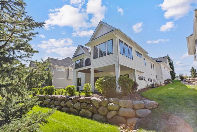 7091 Highland Court, Eden Prairie, MN 55346