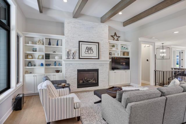 7091 Highland Court, Eden Prairie, MN 55346