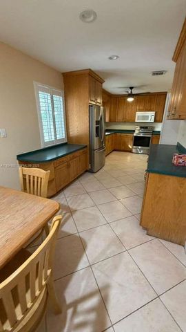 2271 SW 30th Ter, Fort Lauderdale, FL 33312