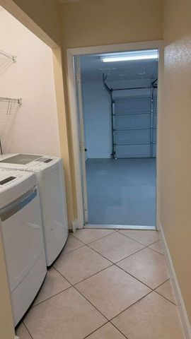 2271 SW 30th Ter, Fort Lauderdale, FL 33312