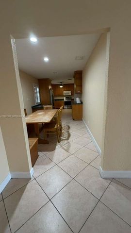 2271 SW 30th Ter, Fort Lauderdale, FL 33312