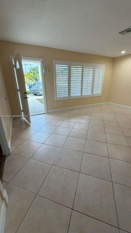 2271 SW 30th Ter, Fort Lauderdale, FL 33312