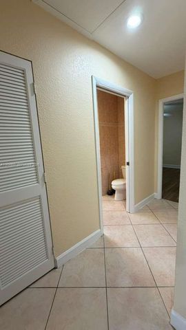 2271 SW 30th Ter, Fort Lauderdale, FL 33312