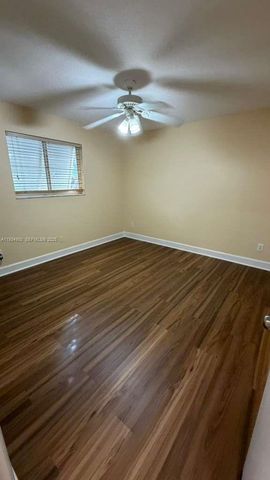 2271 SW 30th Ter, Fort Lauderdale, FL 33312