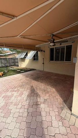 2271 SW 30th Ter, Fort Lauderdale, FL 33312