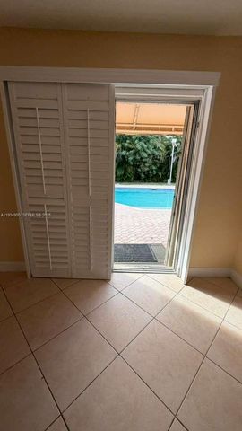 2271 SW 30th Ter, Fort Lauderdale, FL 33312