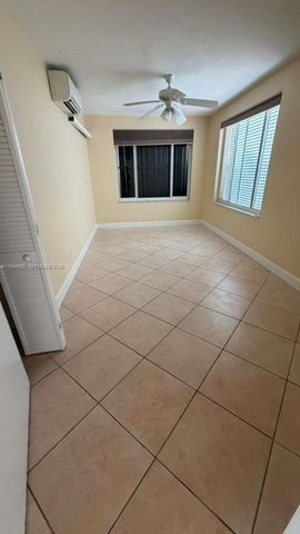2271 SW 30th Ter, Fort Lauderdale, FL 33312