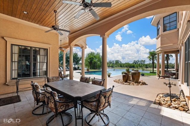 207 N Beach Drive, Bossier City, LA 71111