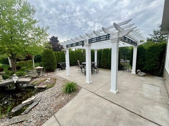 3935 Ravine Hollow Court, Maumee, OH 43537