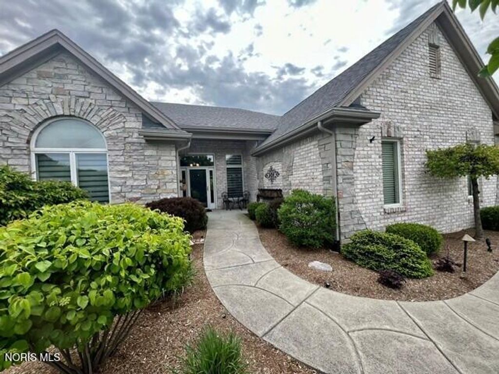 3935 Ravine Hollow Court, Maumee, OH 43537