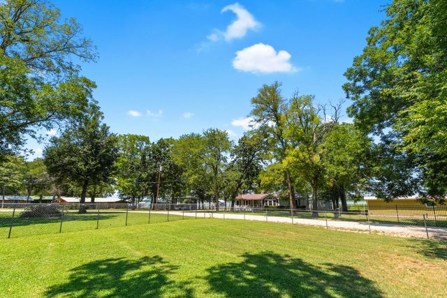 18297 Pine Drive, Eustace, TX 75124