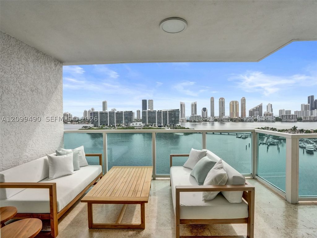 Image 15 of property listing at 3201 NE 183rd St 1502, Aventura, FL 33160