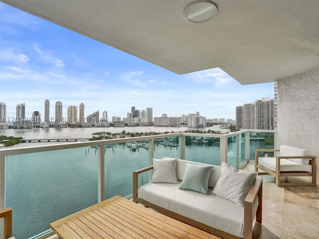 Image 16 of property listing at 3201 NE 183rd St 1502, Aventura, FL 33160