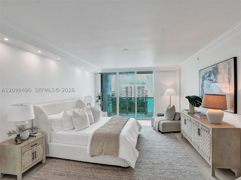 Image 21 of property listing at 3201 NE 183rd St 1502, Aventura, FL 33160
