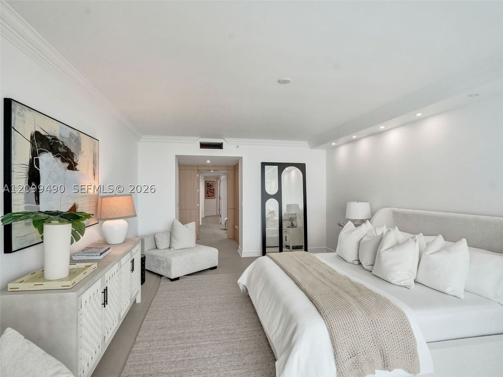 Image 22 of property listing at 3201 NE 183rd St 1502, Aventura, FL 33160