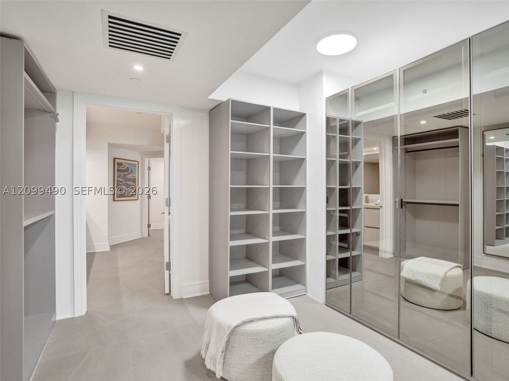 Image 24 of property listing at 3201 NE 183rd St 1502, Aventura, FL 33160