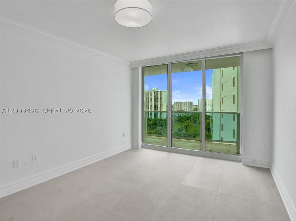 Image 30 of property listing at 3201 NE 183rd St 1502, Aventura, FL 33160