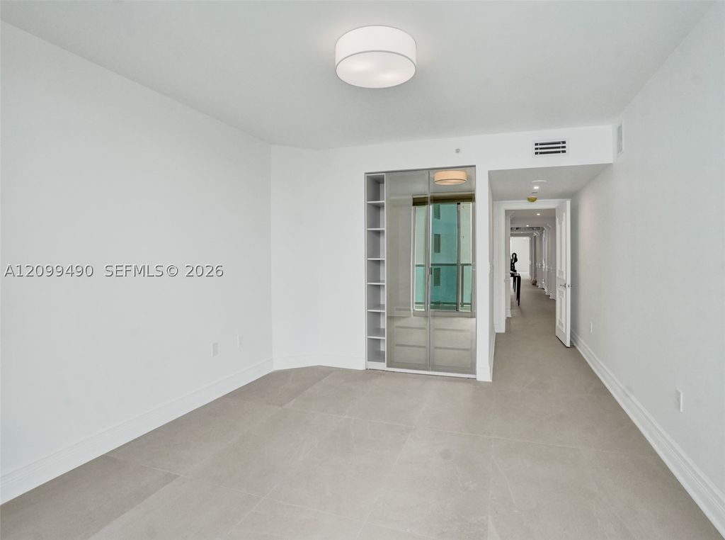 Image 33 of property listing at 3201 NE 183rd St 1502, Aventura, FL 33160