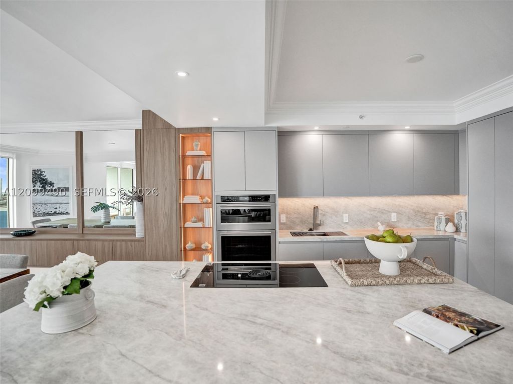 Image 6 of property listing at 3201 NE 183rd St 1502, Aventura, FL 33160