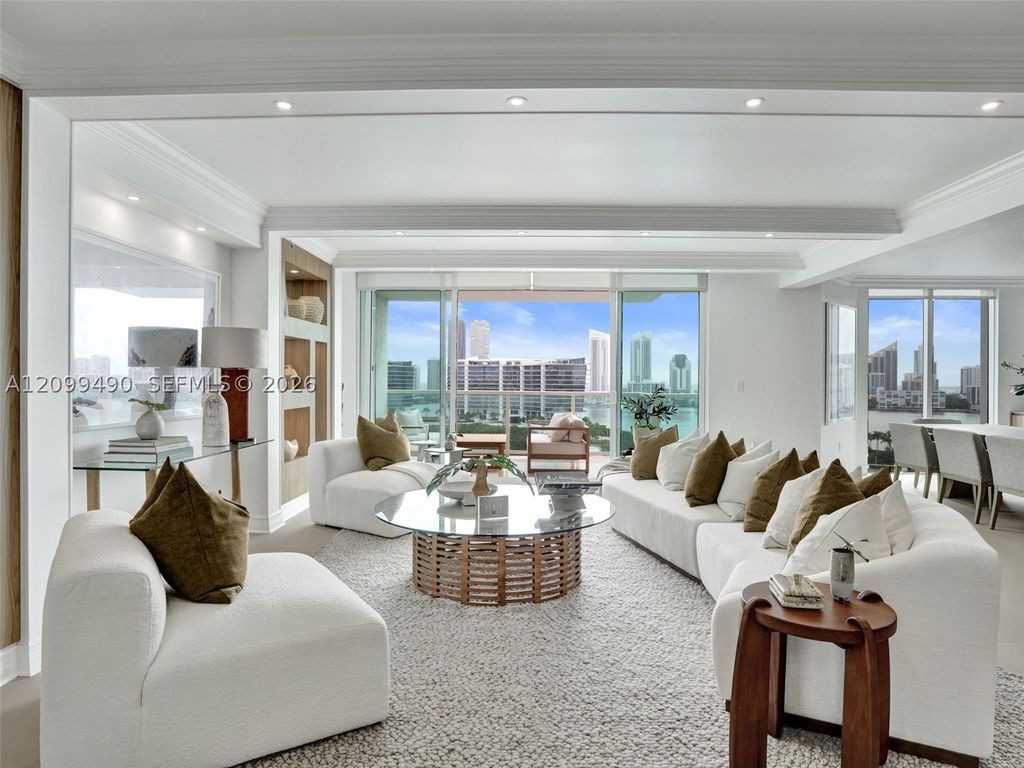 Image 8 of property listing at 3201 NE 183rd St 1502, Aventura, FL 33160