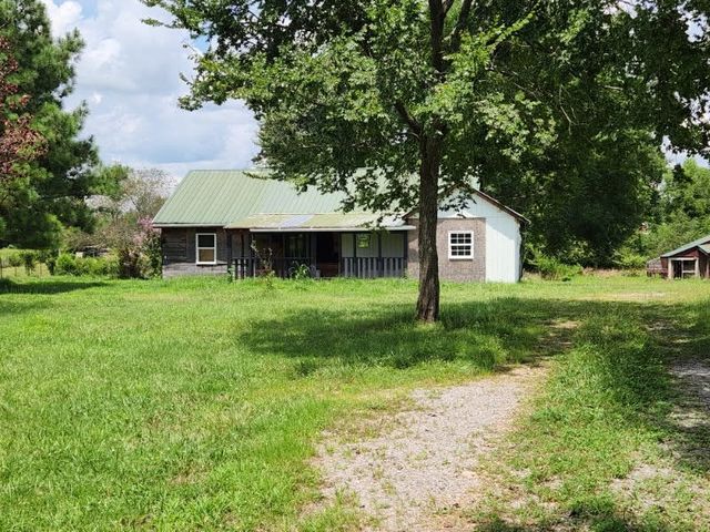 1601 Maple Valley Rd, Charlotte, TN 37036