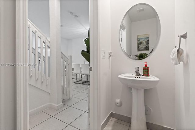 21018 NE 8th Ave 21018, Miami, FL 33179