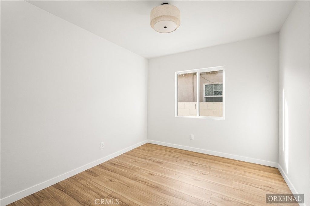 Image 12 of property listing at 501 S Pearl, Compton, CA 90221