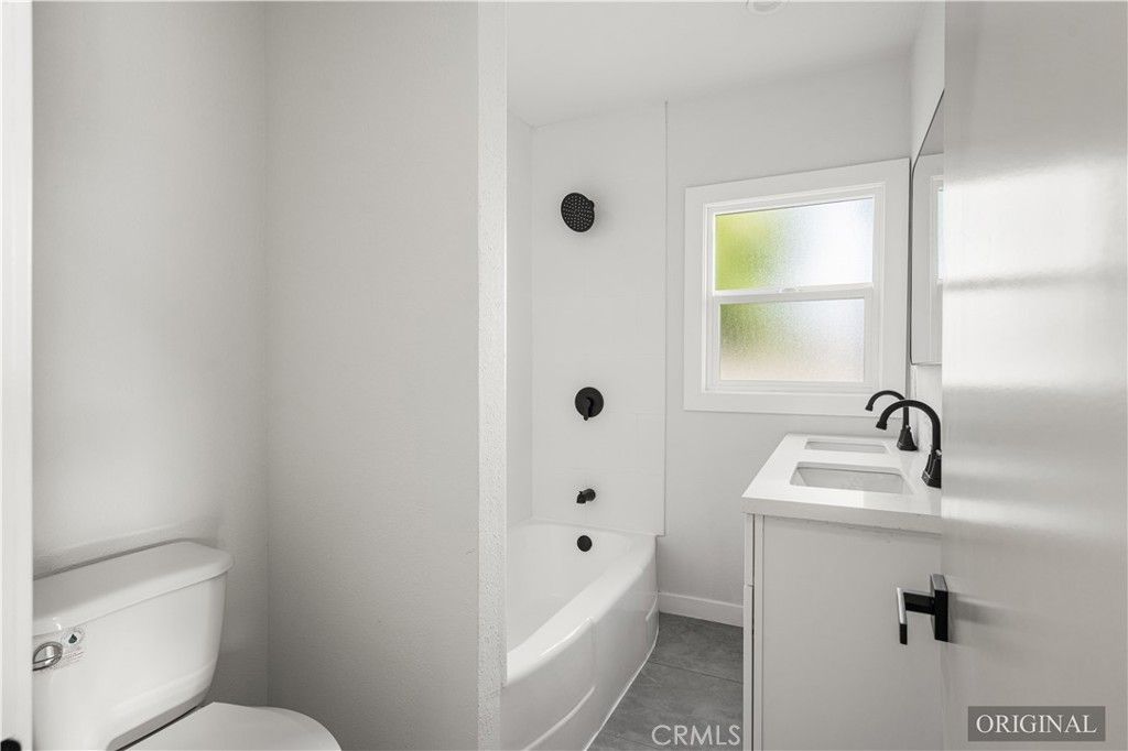 Image 14 of property listing at 501 S Pearl, Compton, CA 90221