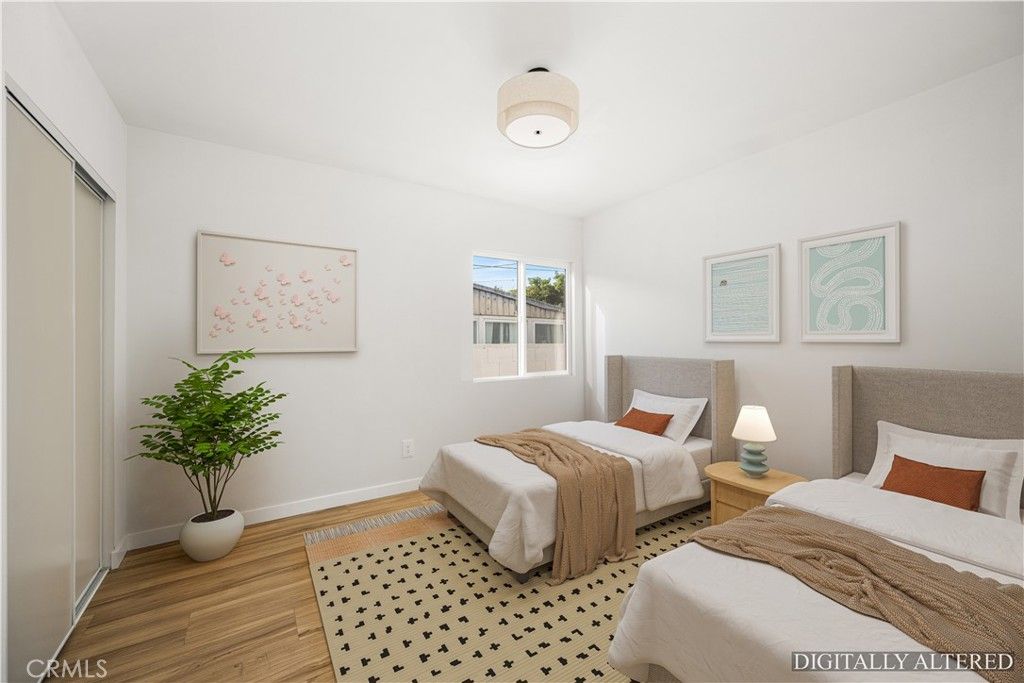 Image 15 of property listing at 501 S Pearl, Compton, CA 90221