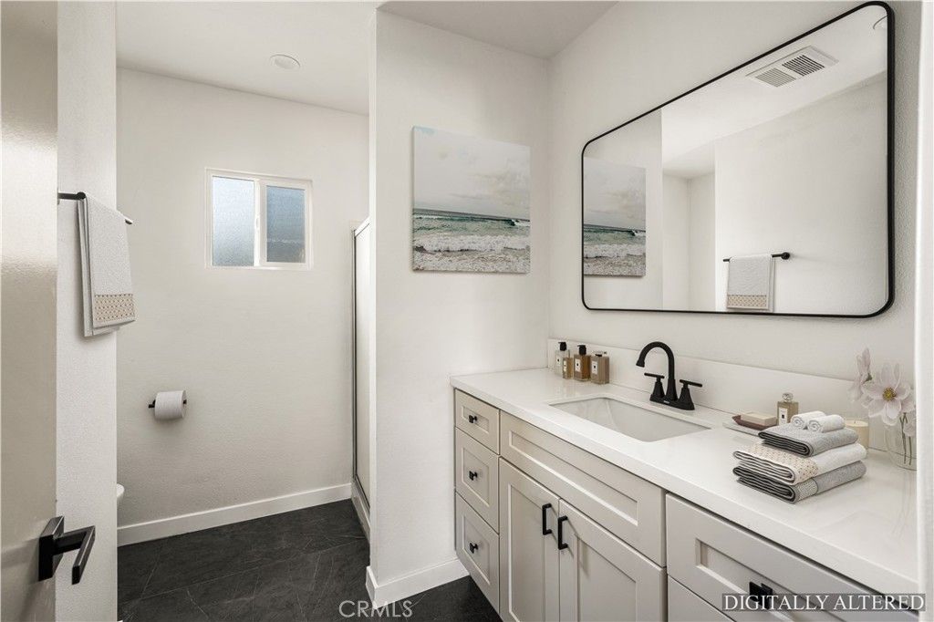 Image 25 of property listing at 501 S Pearl, Compton, CA 90221