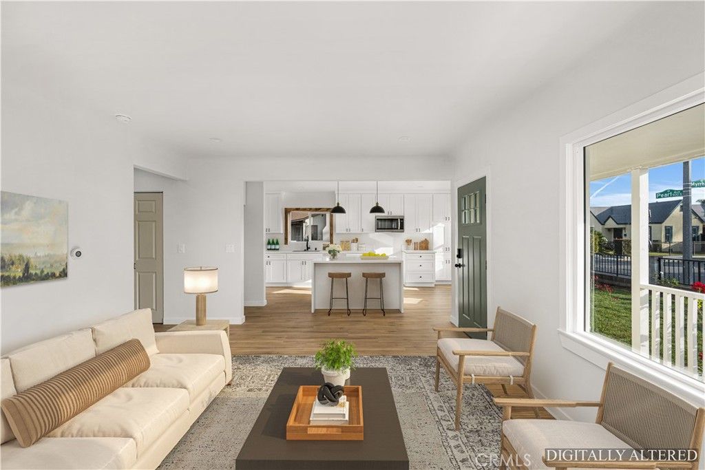 Image 3 of property listing at 501 S Pearl, Compton, CA 90221