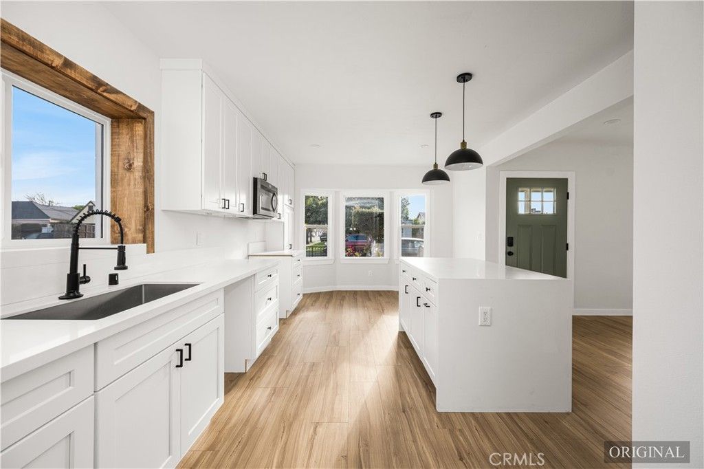 Image 6 of property listing at 501 S Pearl, Compton, CA 90221