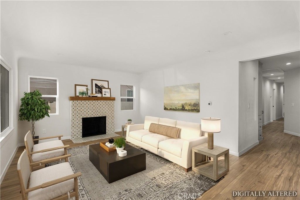 Image 9 of property listing at 501 S Pearl, Compton, CA 90221