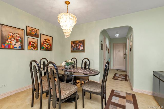 69-10 Yellowstone Boulevard 210, Forest Hills, NY 11375