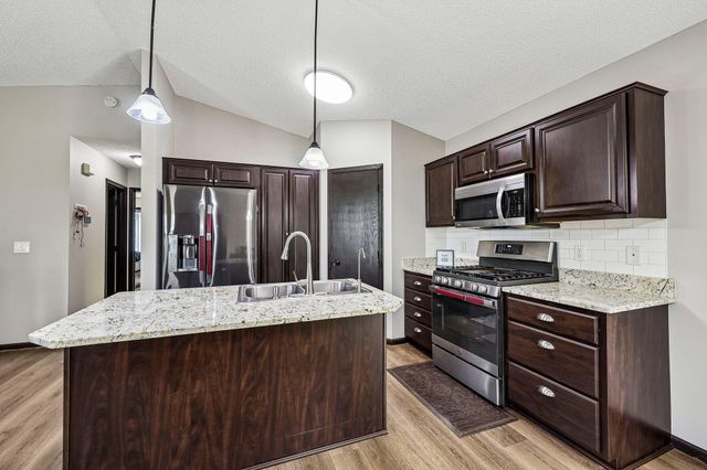 17640 89th Avenue N, Maple Grove, MN 55311