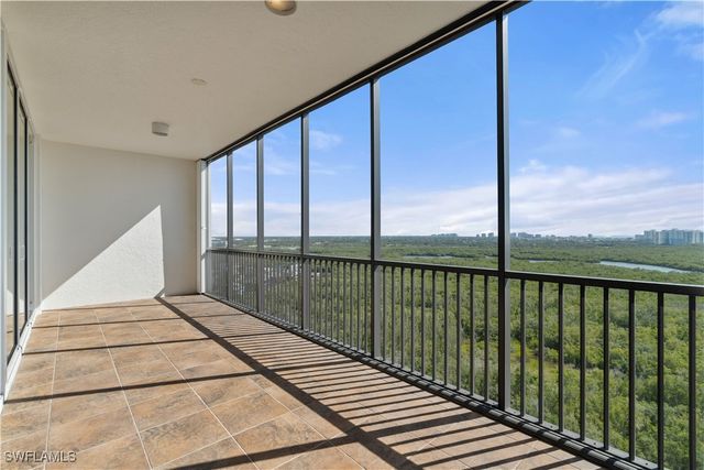 455 Cove Tower DR 1703, Naples, FL 34110