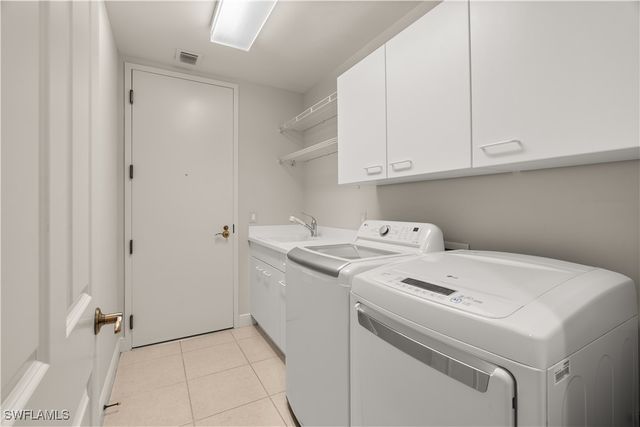 455 Cove Tower DR 1703, Naples, FL 34110