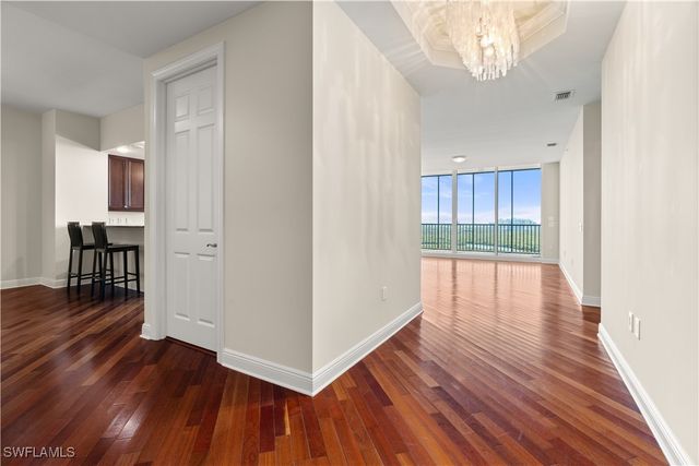 455 Cove Tower DR 1703, Naples, FL 34110