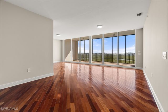 455 Cove Tower DR 1703, Naples, FL 34110