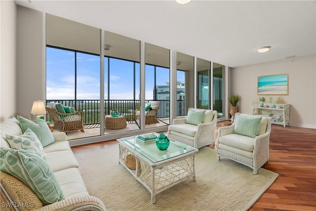 455 Cove Tower DR 1703, Naples, FL 34110