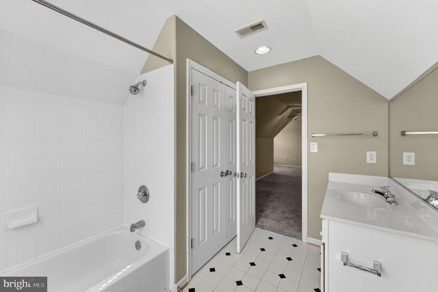 7307 IRON BIT DR, Warrenton, VA 20186