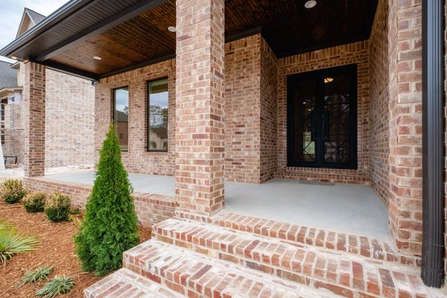 220 Abington Circle, Little Rock, AR 72223