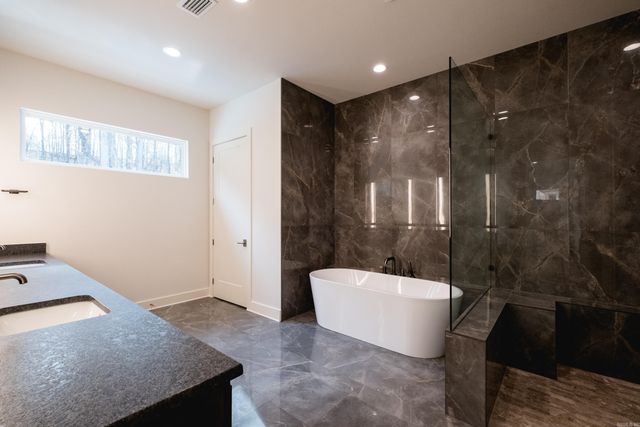 220 Abington Circle, Little Rock, AR 72223