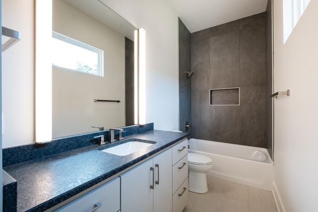 220 Abington Circle, Little Rock, AR 72223