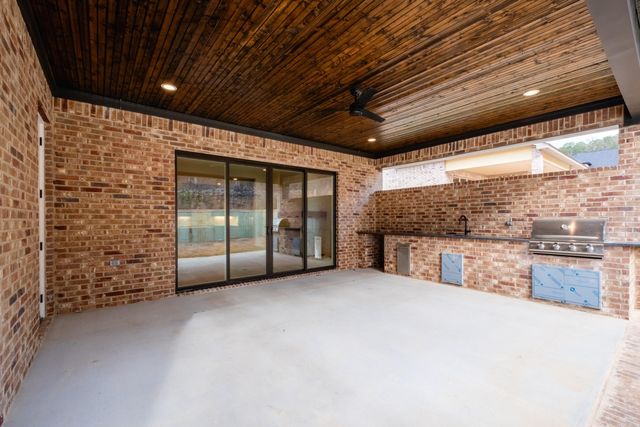 220 Abington Circle, Little Rock, AR 72223