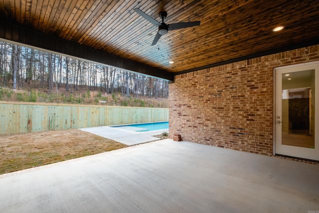 220 Abington Circle, Little Rock, AR 72223