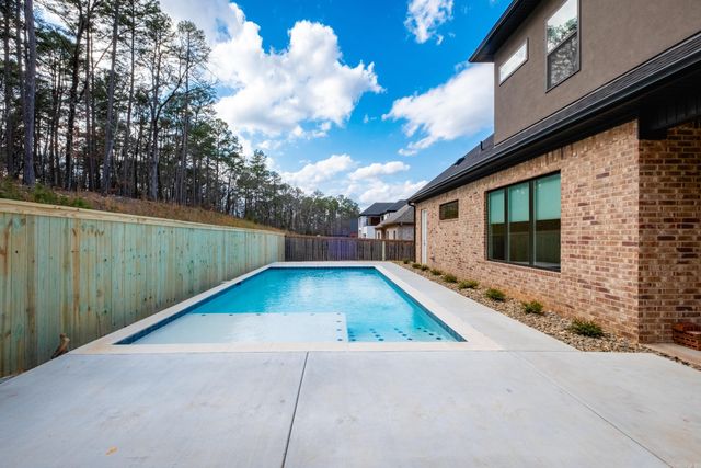 220 Abington Circle, Little Rock, AR 72223